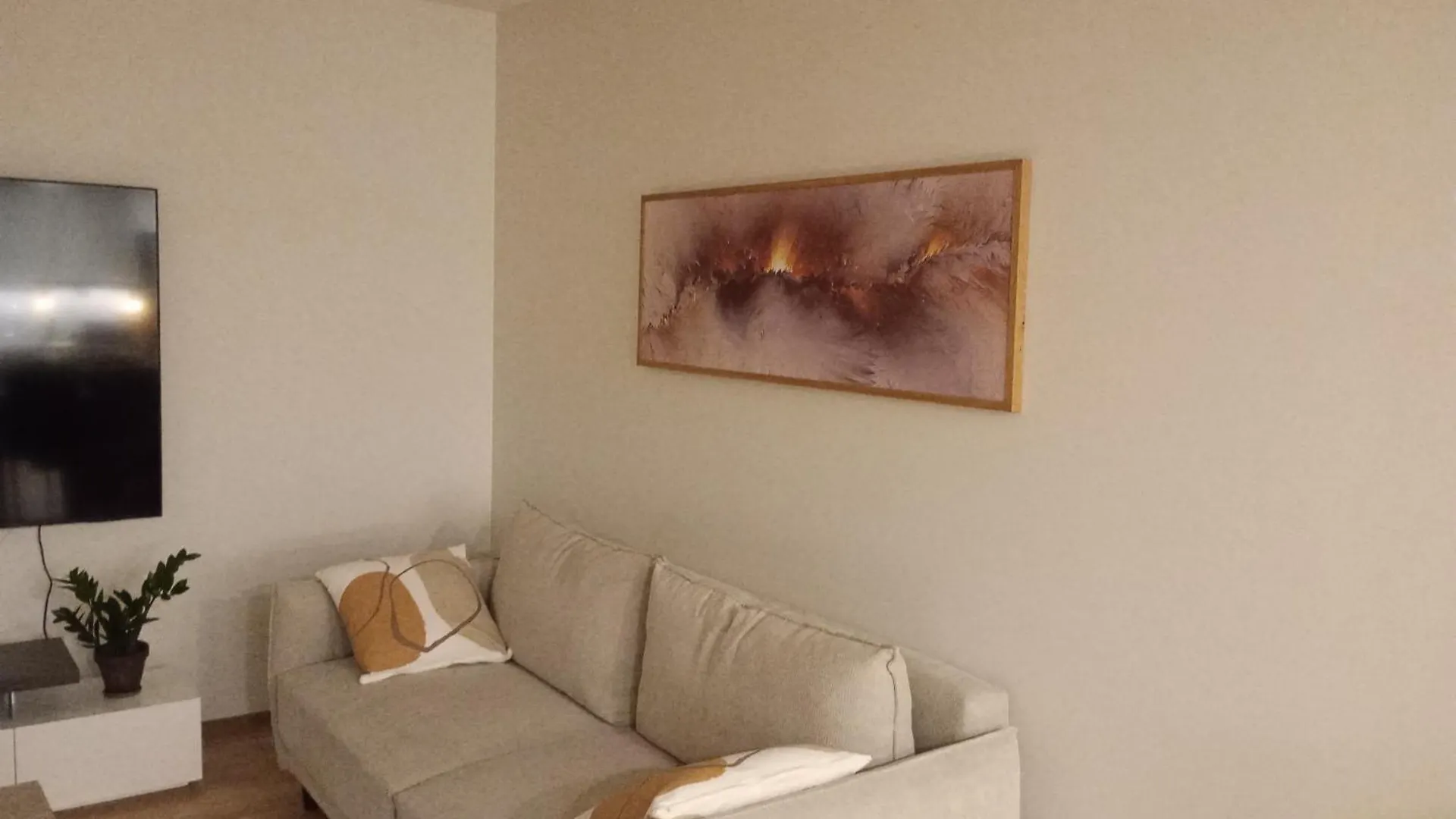 Eco-Apartment & Balcony Near Mall Of Tripla, Helsinki